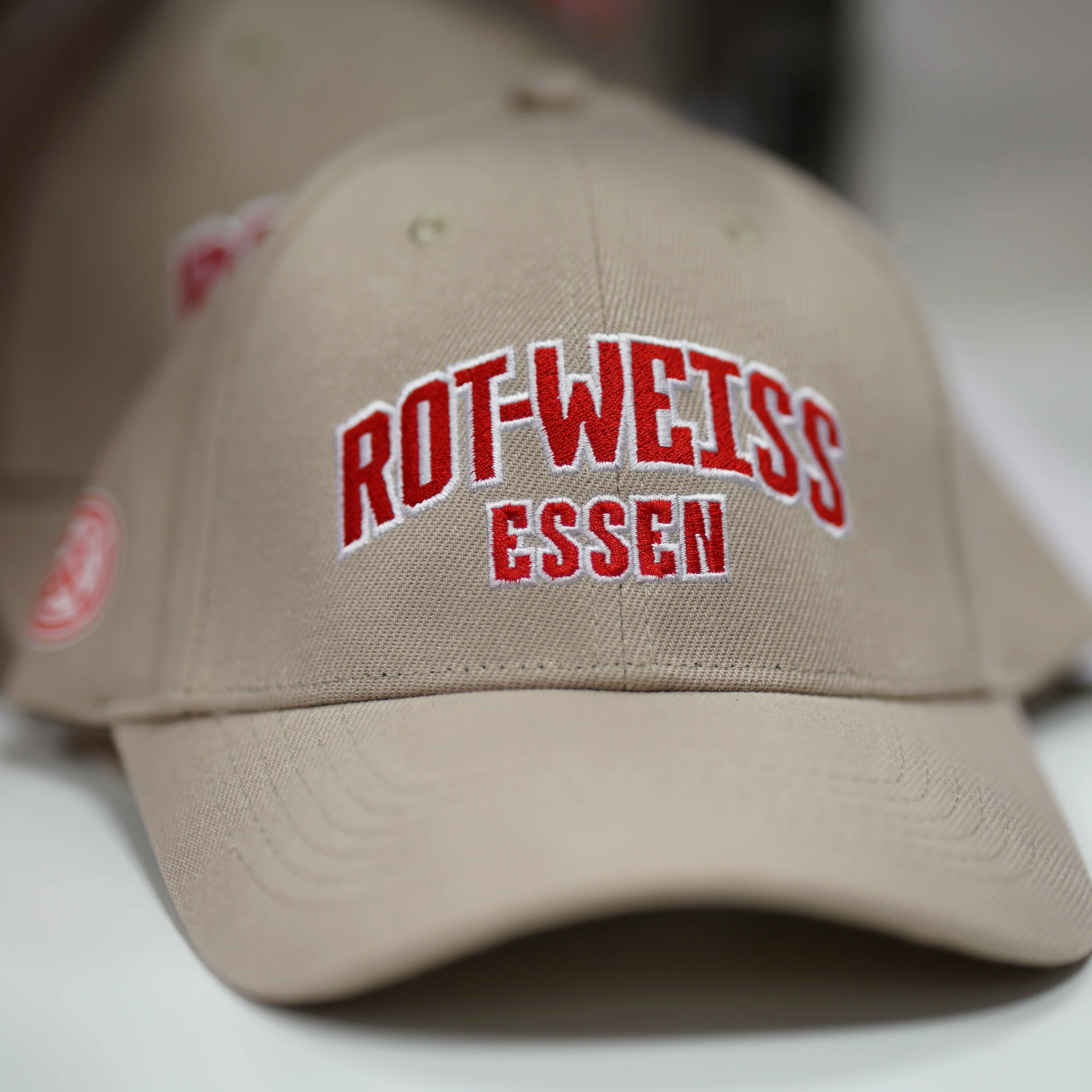 Cap "Rot-Weiss Essen" creme - Image 2